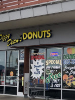 Dizzy Dean's Donuts outside