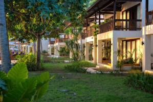 Katamaran Resort outside
