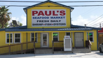 Paul's Seafood Market outside