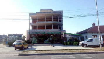 Amadeo Inn outside