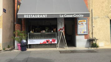 Le Casse Croute outside