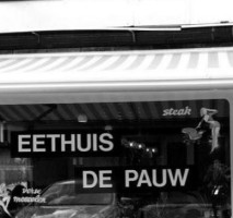 Cafe-petit De Pauw Putte outside