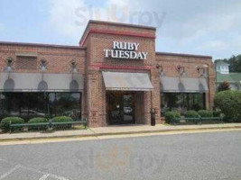 Ruby Tuesdays outside