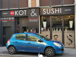 Kot And Sushi outside