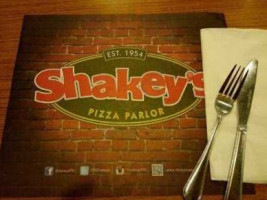 Shakey's food