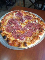 Walnut Place Roast Beef And Pizza food