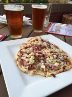 Figure Eight Brewing food