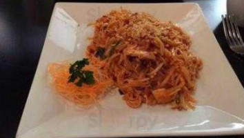 Tie Thai Pho food