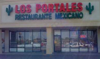 Los Portales Mexicano food