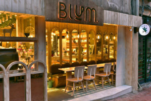 Blum Coffee House inside