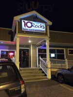 10 Rocks Tapas Bar Restaurant outside