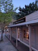 Café Maddalena outside