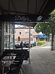 Dilly's Cafe outside