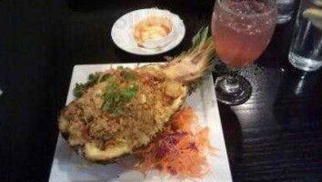 Finn Thai Restaurant And Bar food
