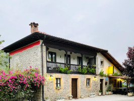 Terraza De Picos outside