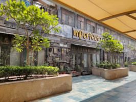 Imperfecto Logix Mall outside