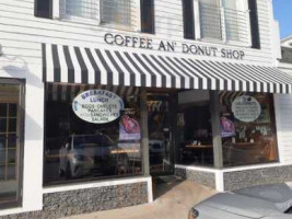 Coffee An' Donut Shop outside