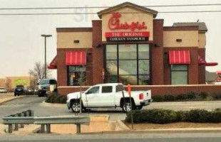 CHICK-FIL-A AT 82ND STREET AND MILWAUKEE outside