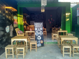 Mid Cafe Cikampek inside