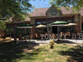 Tommy B's Clubhouse outside