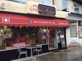 Golden Anchor: Tooting Mitcham Fish inside