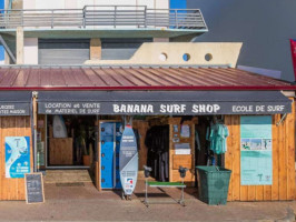Banana Surf Cafe outside
