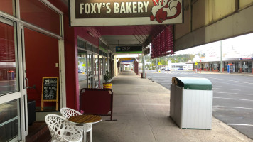 Foxy's Bakery inside