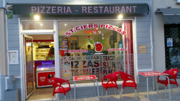 St Ciers Pizza inside