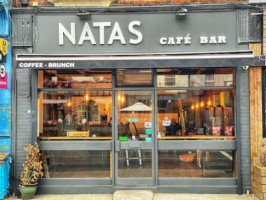 Nata's Coffee -tooting outside