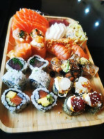 Yo Nashi Sushi food