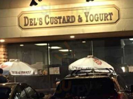 Del's Custard And Yogurt outside