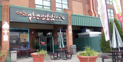 Alaeddin's Pizza inside