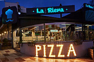 Pizzeria La Riera outside