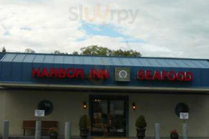 Harbor Inn Seafood Restaurant inside