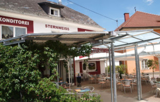 Gasthaus Café Konditorei Sternweiss inside