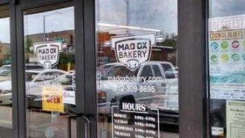 Mad OX Bakery outside