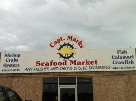 Captain Mark's Seafood outside