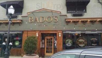 Bado's Pizzeria Delicatessen outside