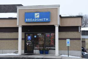Breadsmith outside