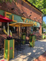 El Tango Grill outside