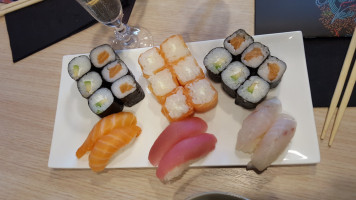 Côté Sushi food