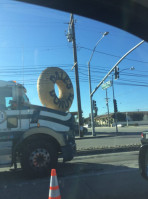 Dale's Donuts outside