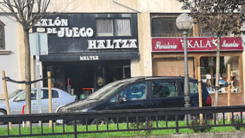 Salon Juegos Haltza outside