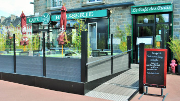 Le Cafe Des Quais outside