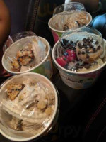 Yogurtland food