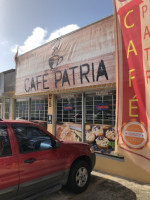 Café Patria outside