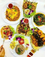 Naowarat Thai Bistro (changi Road) food
