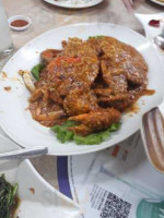 Chye Lye Curry Fish Head food
