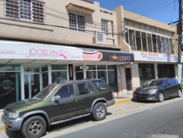 Don Cocó Coffee Shop outside