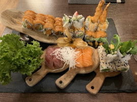 Hanayuki Sushi food